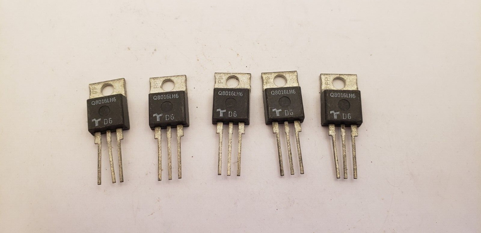 LITTELFUSE Q8016LH6 TRIAC ALTERNISTOR, 800V 16A, TO-220 (LOT OF 5) NNB