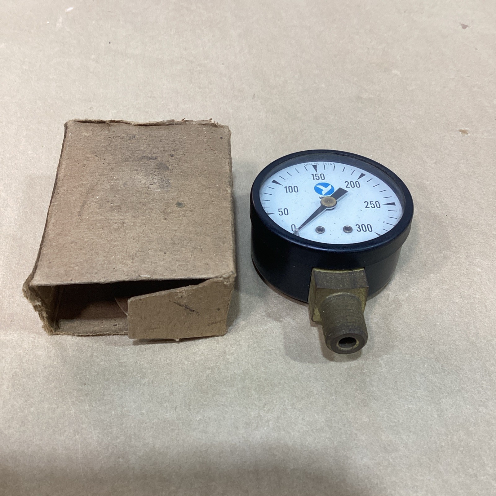 Yan-Nell 0-300 PSI Pressure Gauge 1-7/16” Dial Bottom Mount