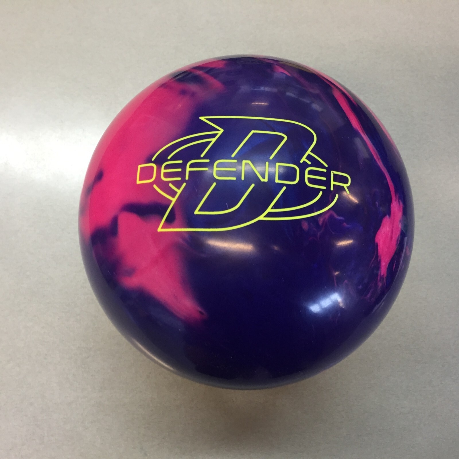 Brunswick Defender Hybrid  1ST QUALITY BOWLING  ball 16 lb new in box    #018c