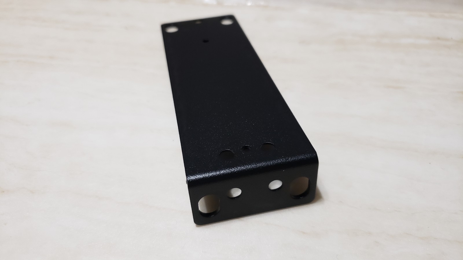 Crestron Modular Amplifier Rack Ear, Quarter Width 2046651
