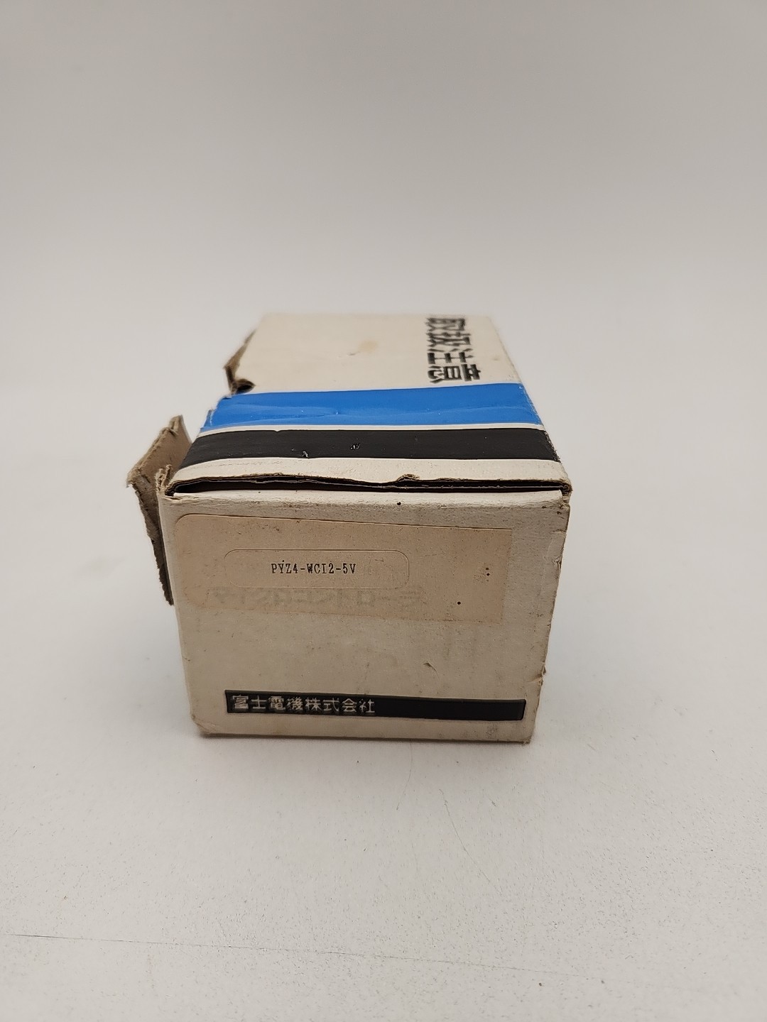 Fuji Electric PYZ4-WCI2-5v temperature controller Micro-Z pyz4 [4*U-14]