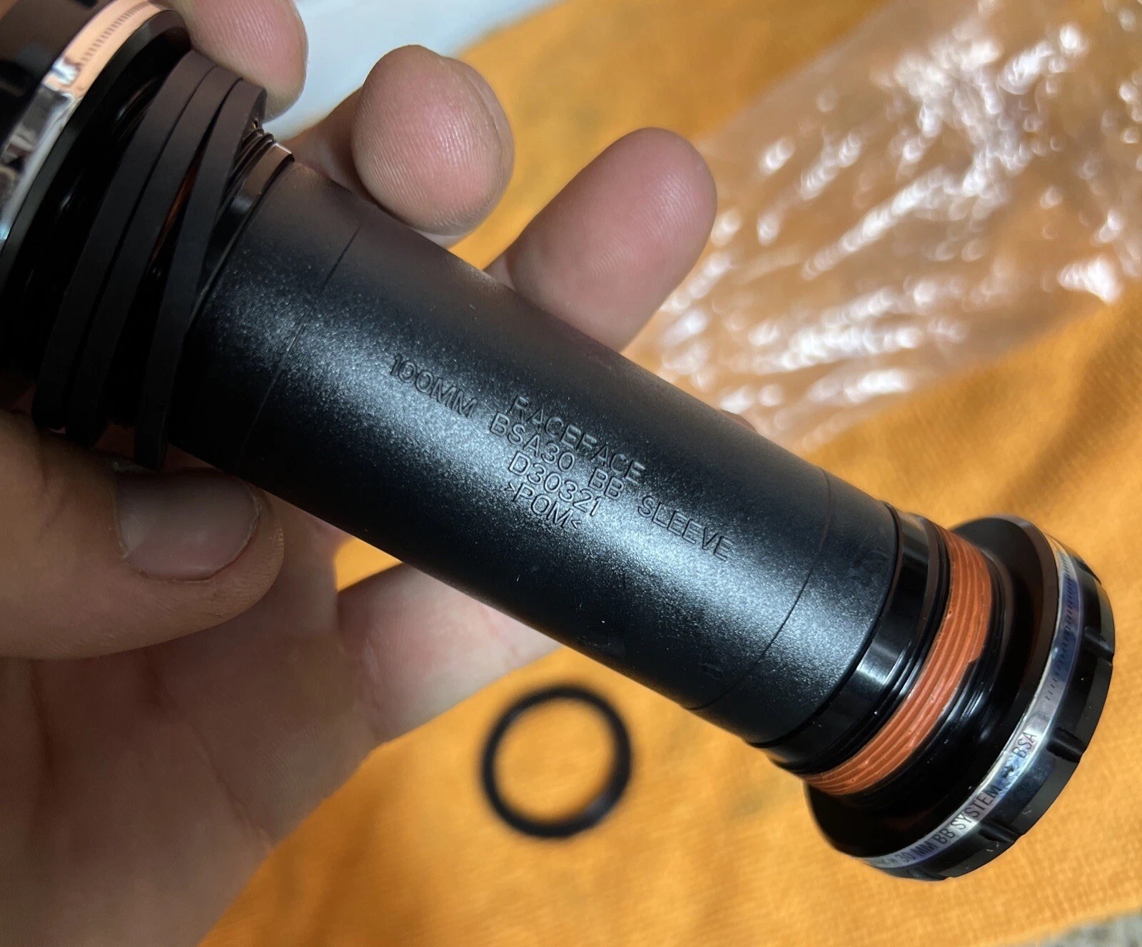 RaceFace 30mm CINCH Bottom Bracket BB BSA 100mm Shell Spindle External Seal