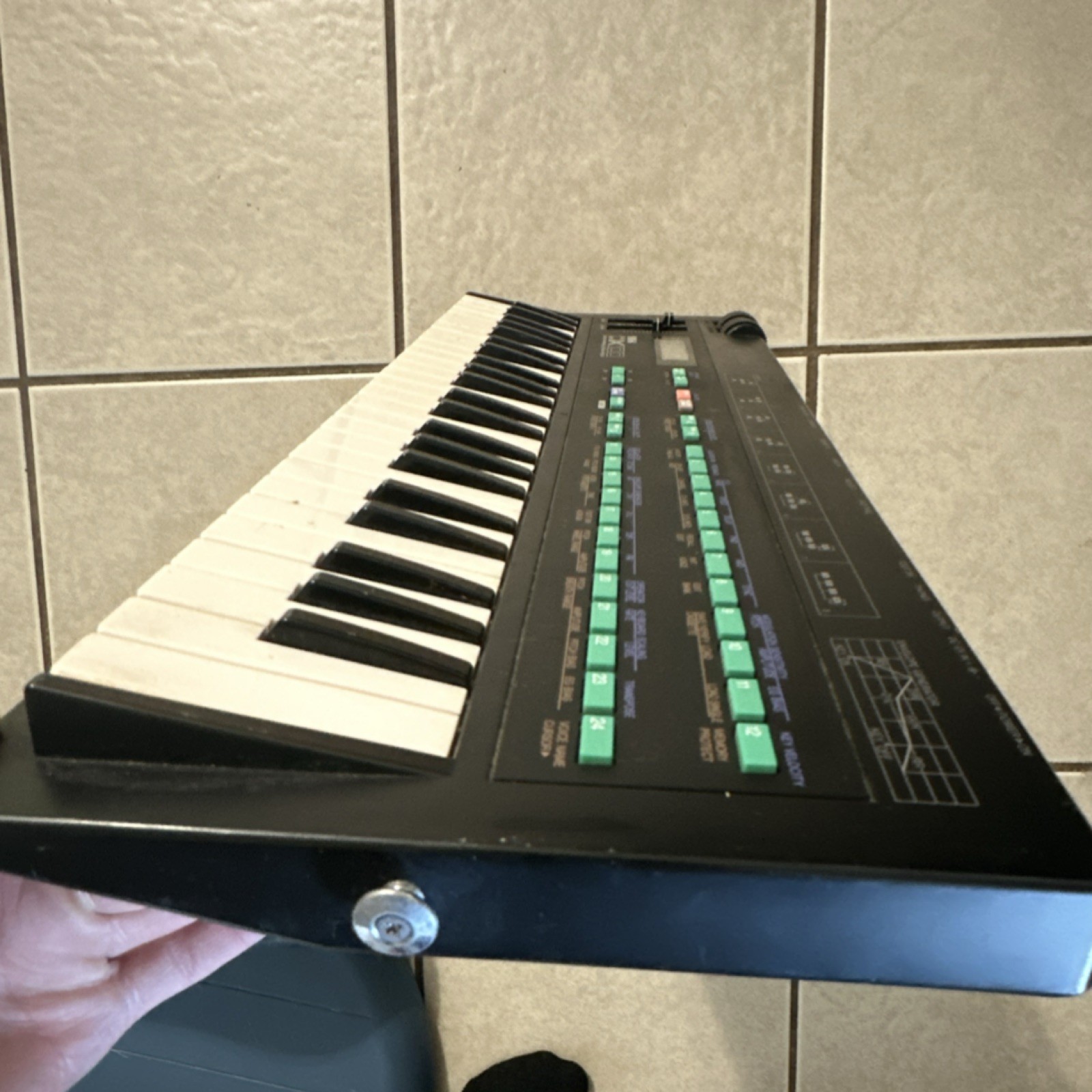 Yamaha DX100 Digital Programmable Algorithm Synthesizer Keyboard 49-Key