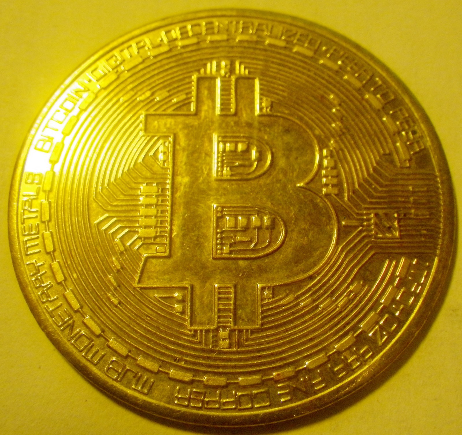 Bitcoin Made Of 999 Fine Copper Peer to Peer Collectors Challenge Coin VG