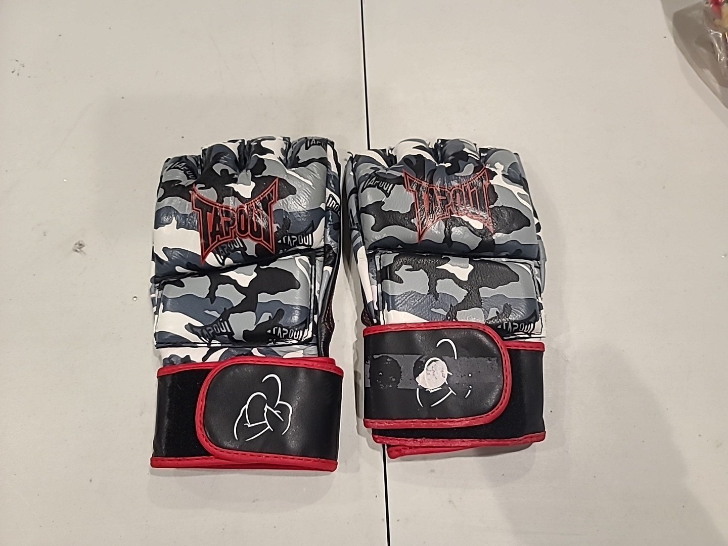 MMA Tapout Camo Print Gloves Sz L