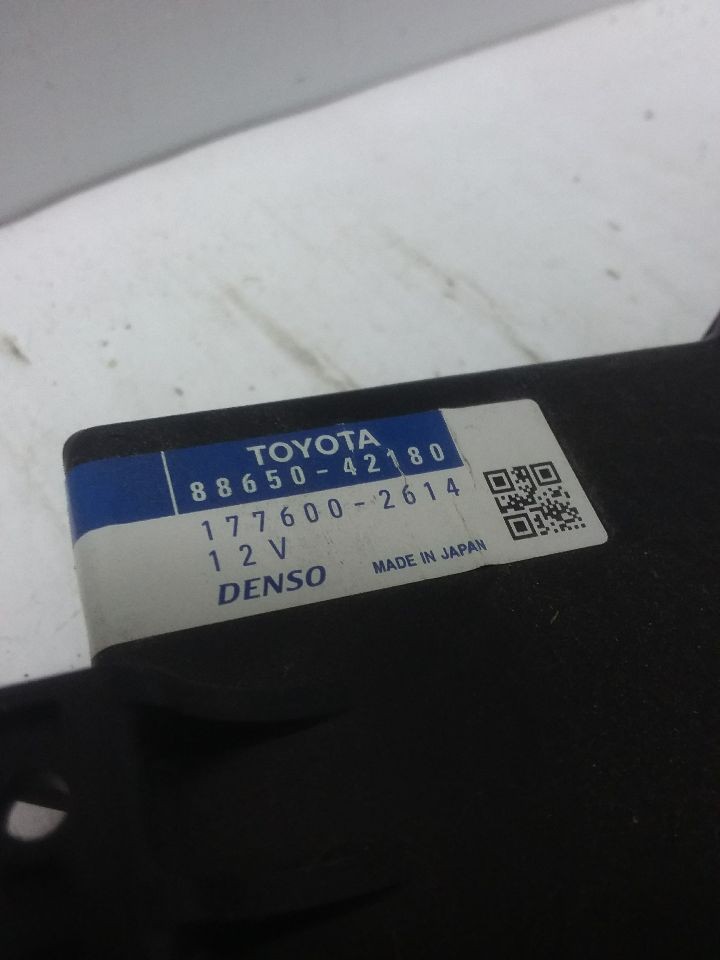 Blower Temperature Control Module 4 Cylinder Fits 06-08 RAV4 88650-42180