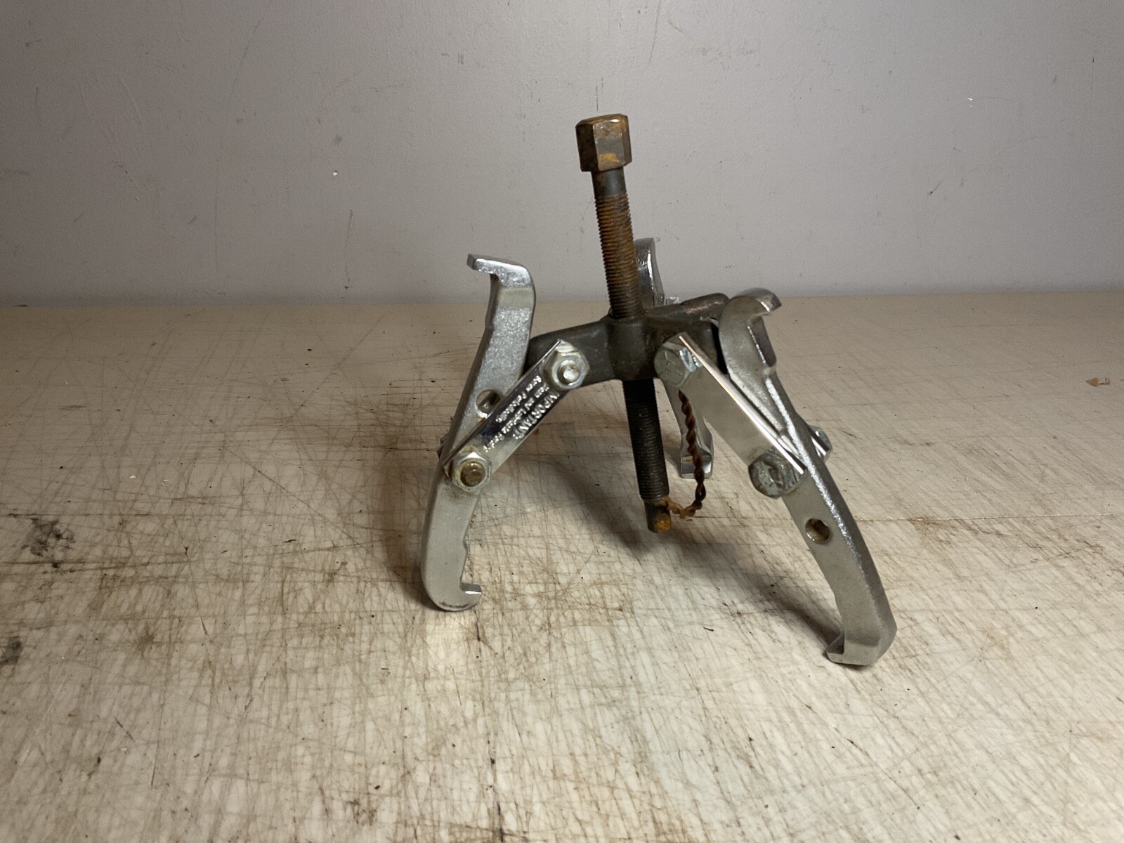 OEMTOOLS 25901 Jaw Grip Puller