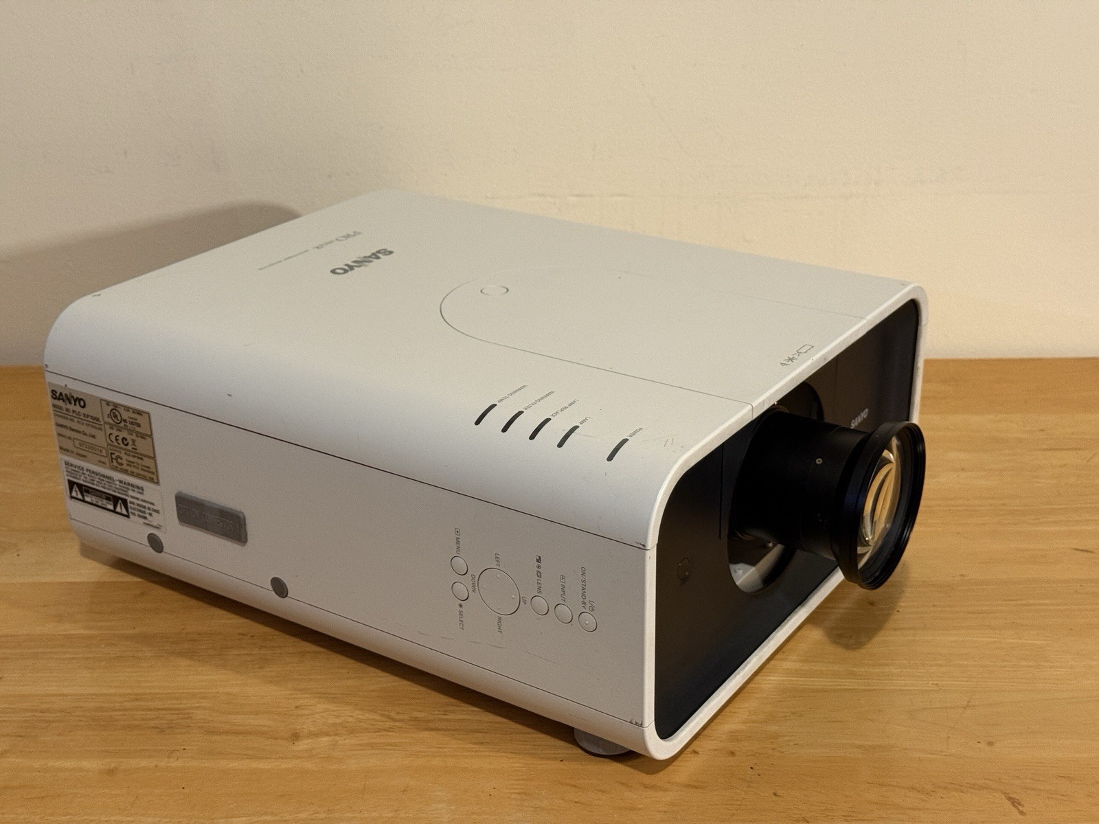 SANYO PLC-XP100L PROxtrax LCD Projector w/ Lens