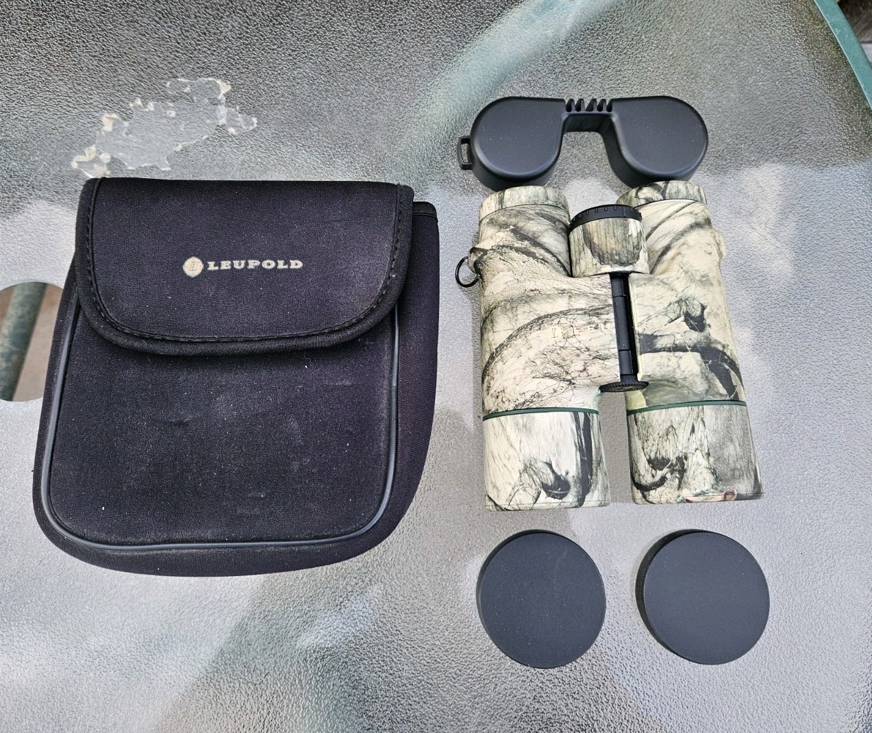 LEUPOLD Wind River Cascades Green Ring Camo  10x42mm BINOCULAR5 Field 5.1 Case