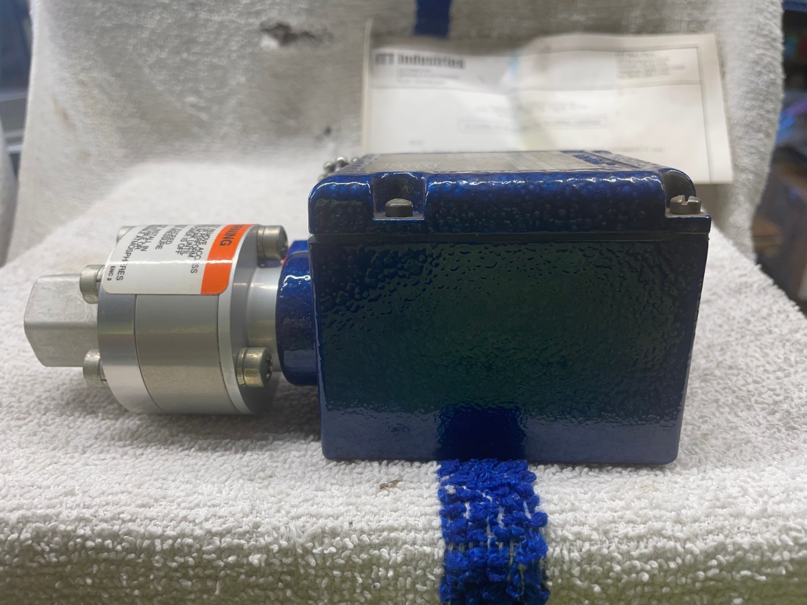 NIB ITT Adjustable Pressure Switch 200P16CC3