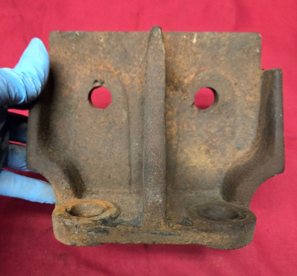 12014-3442 CAT C15 ,    SINGLE TURBO,      ENGINE MOUNT    REAR