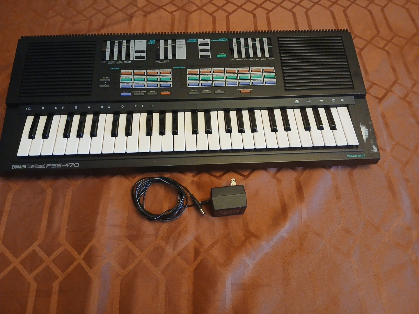 YAMAHA PortaSound PSS-470 Electronic Keyboard Synthesizer Retro 80’s