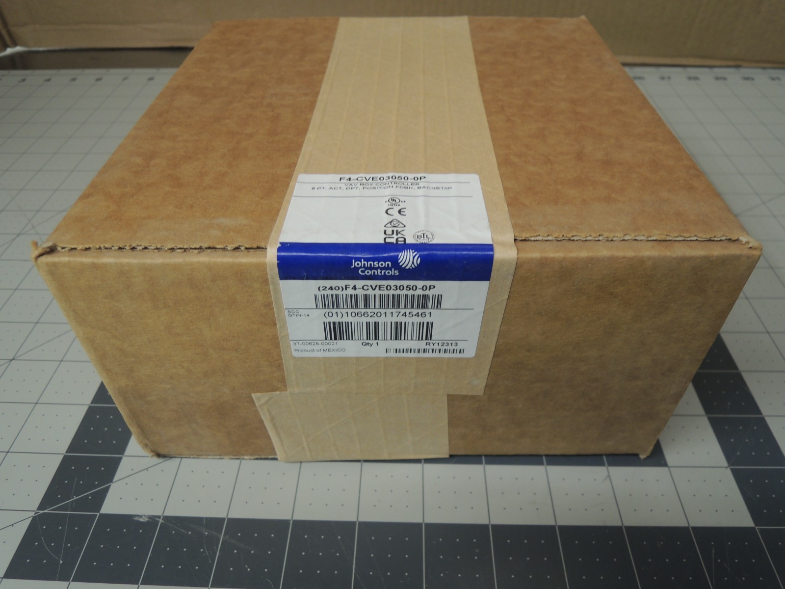 Johnson Controls F4-CVE03050-0P VAV Box Controller w/ Actuator & DPT Sensor