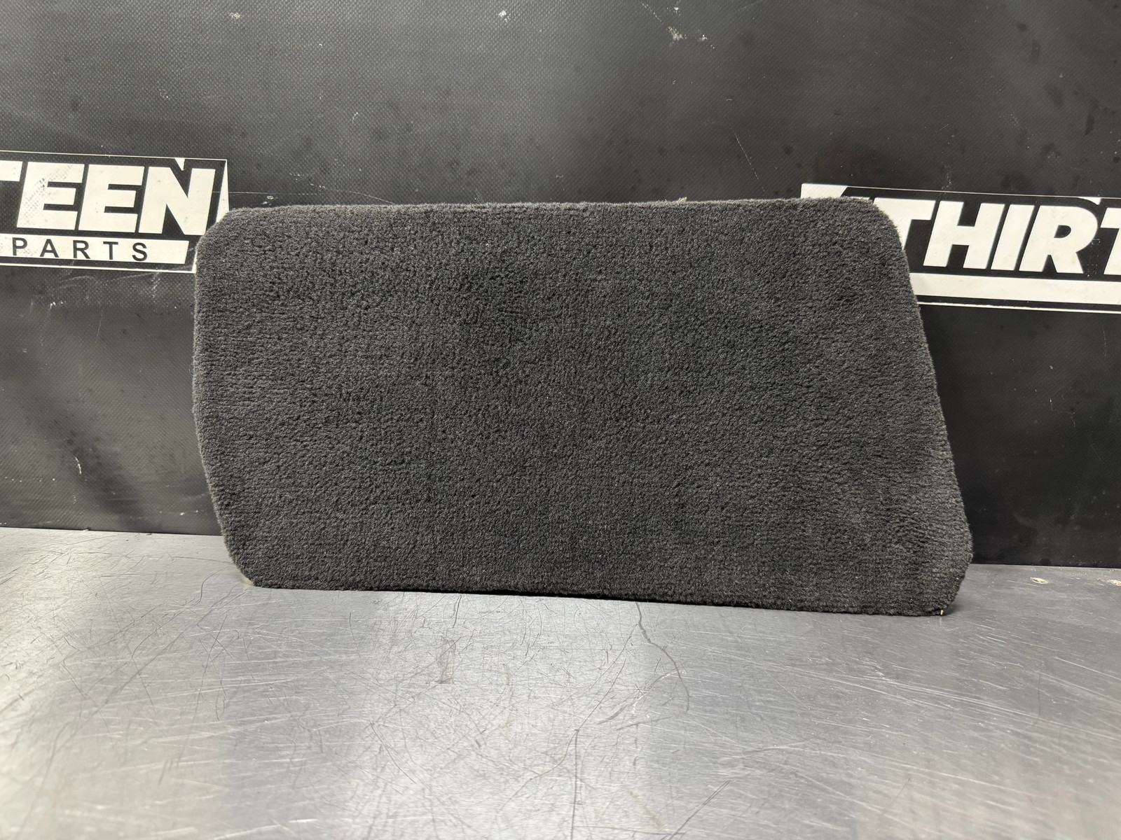 97-04 C5 CORVETTE PASSENGER FOOTWELL CARPET TRIM OEM 10352378 #L335