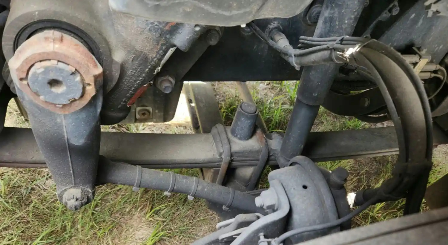 (Used) 2014 Freightliner Cascadia 113, FRONT LEAF SPRINGS Front Leaf & Springs