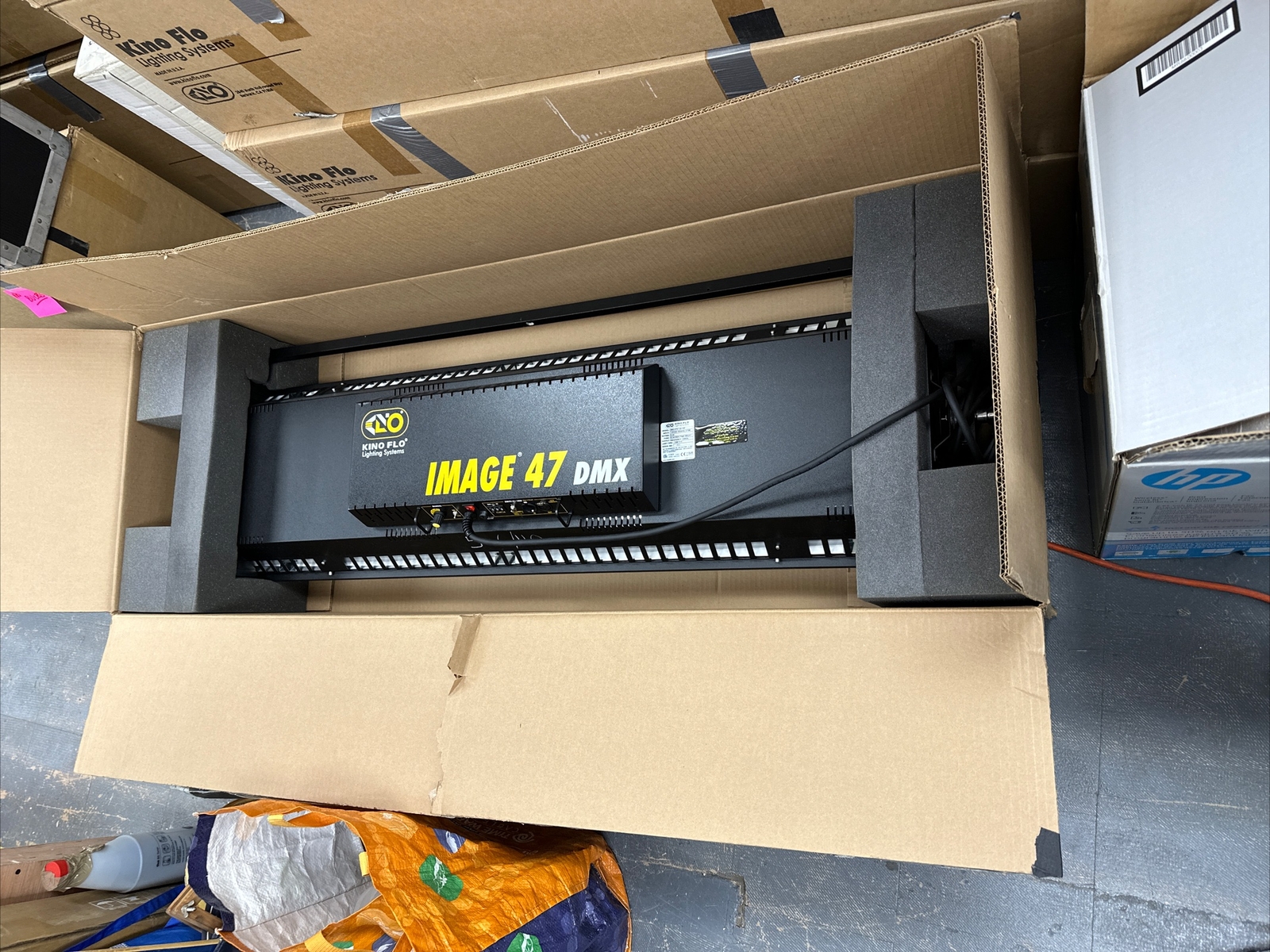Kino Flo Image 47 DMX Lighting Kit with Lamps and MTP-180 pin assembly
