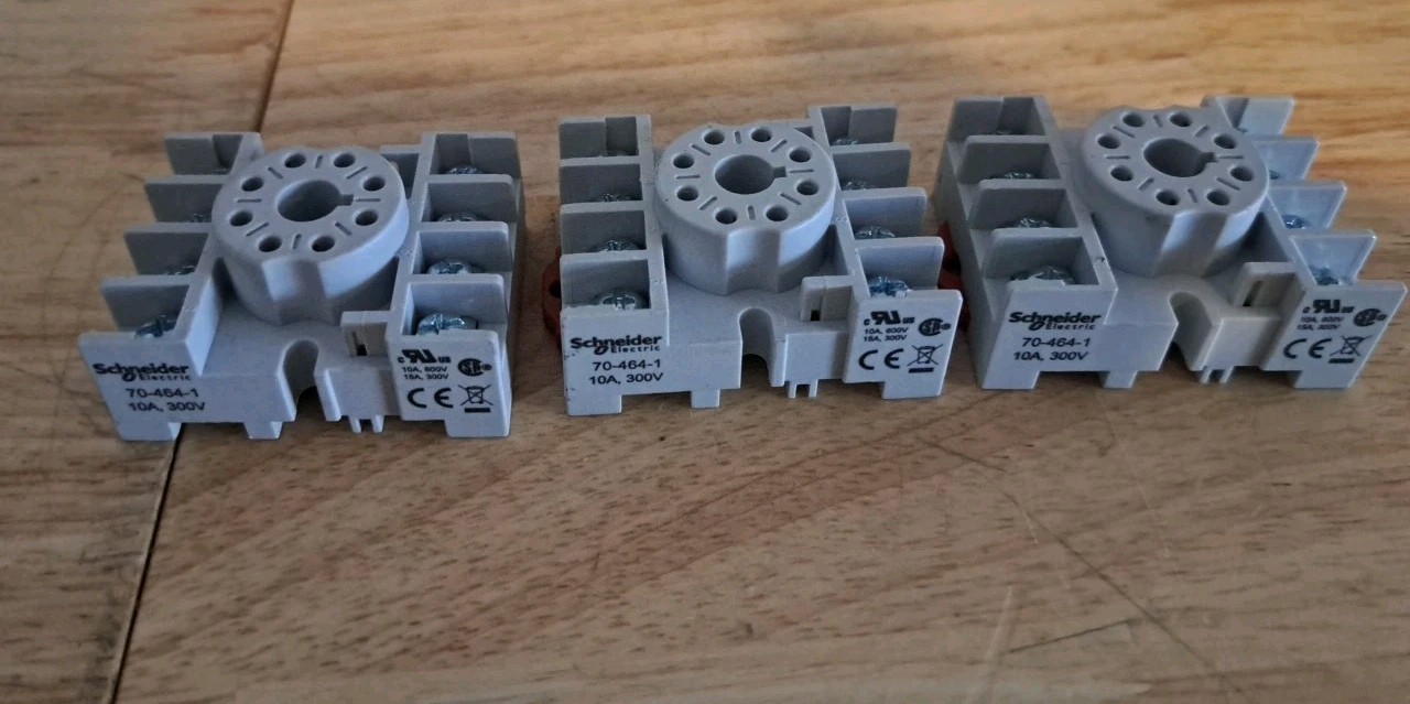 SCHNEIDER Relay Socket, DIN-Rail Socket Mounting 70-464-1 10A 300V Qty 3