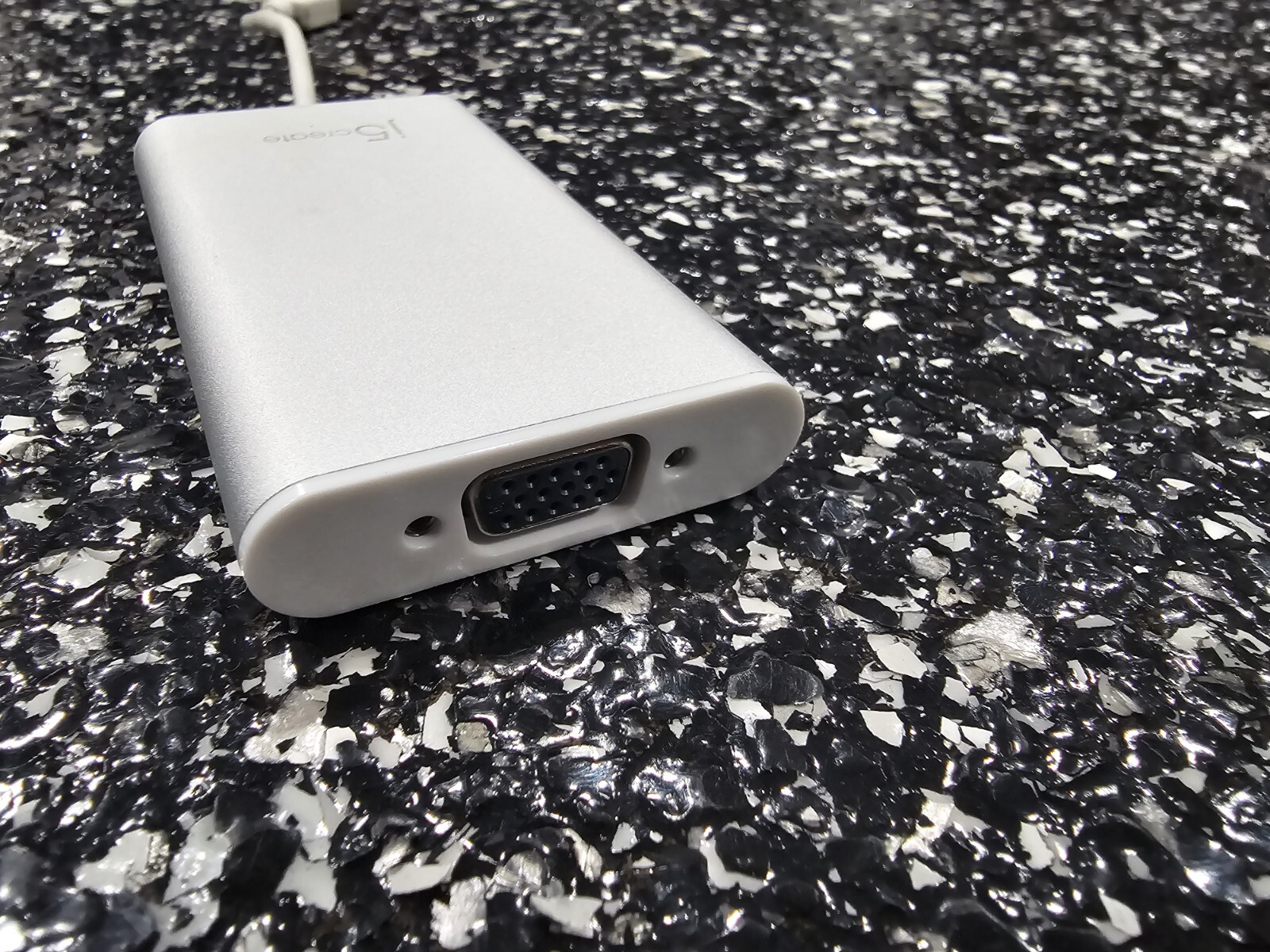 j5create USB to VGA Display Adapter JUA210 for Windows & Mac
