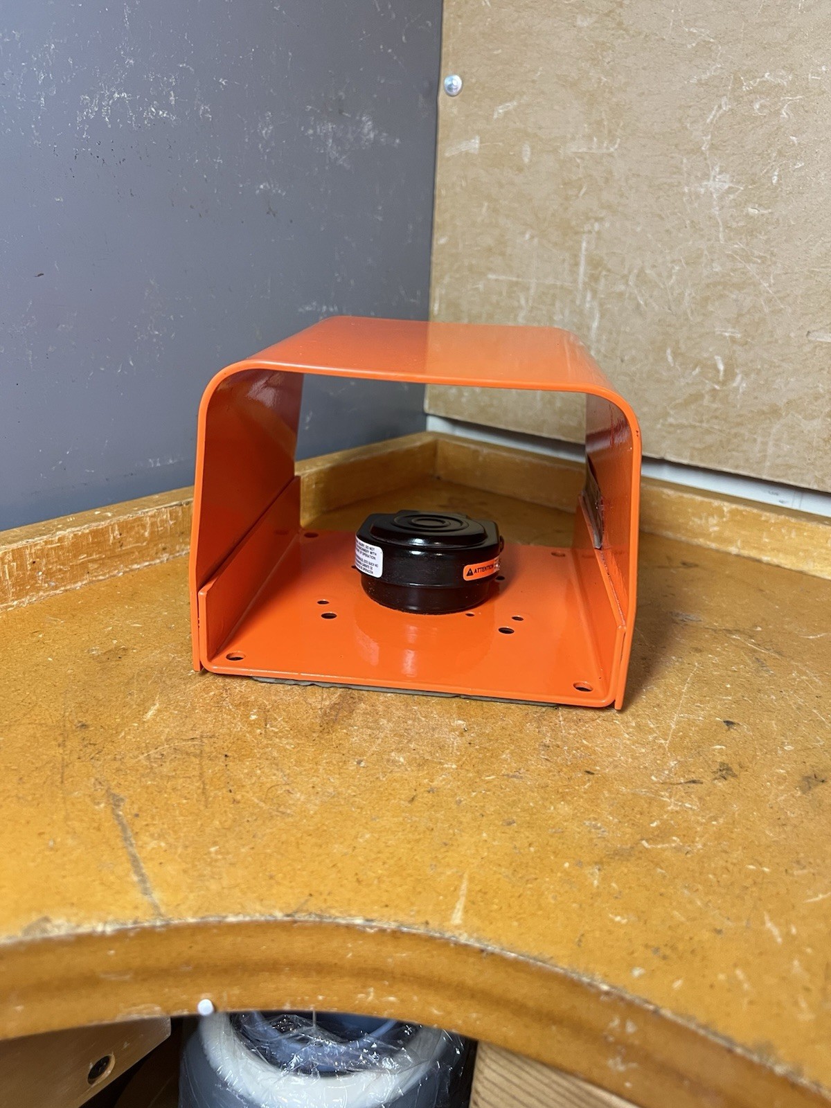 CROHN Foot Pedal Dispenser ~