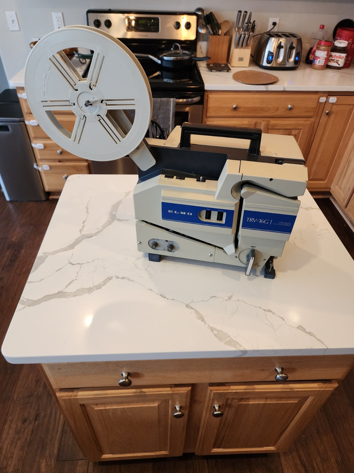 Elmo TRV-16 G 16mm Film Telecine Projector. Converting 16mm Film