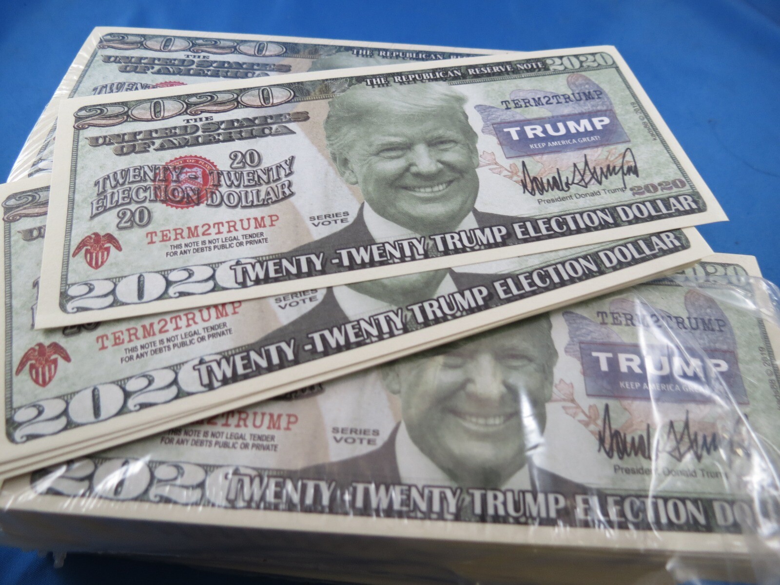 WHOLESALE LOT OF 500 TRUMP 2020 REPUBLICAN PRESIDENT NOVELTY MONEY KEEP USA