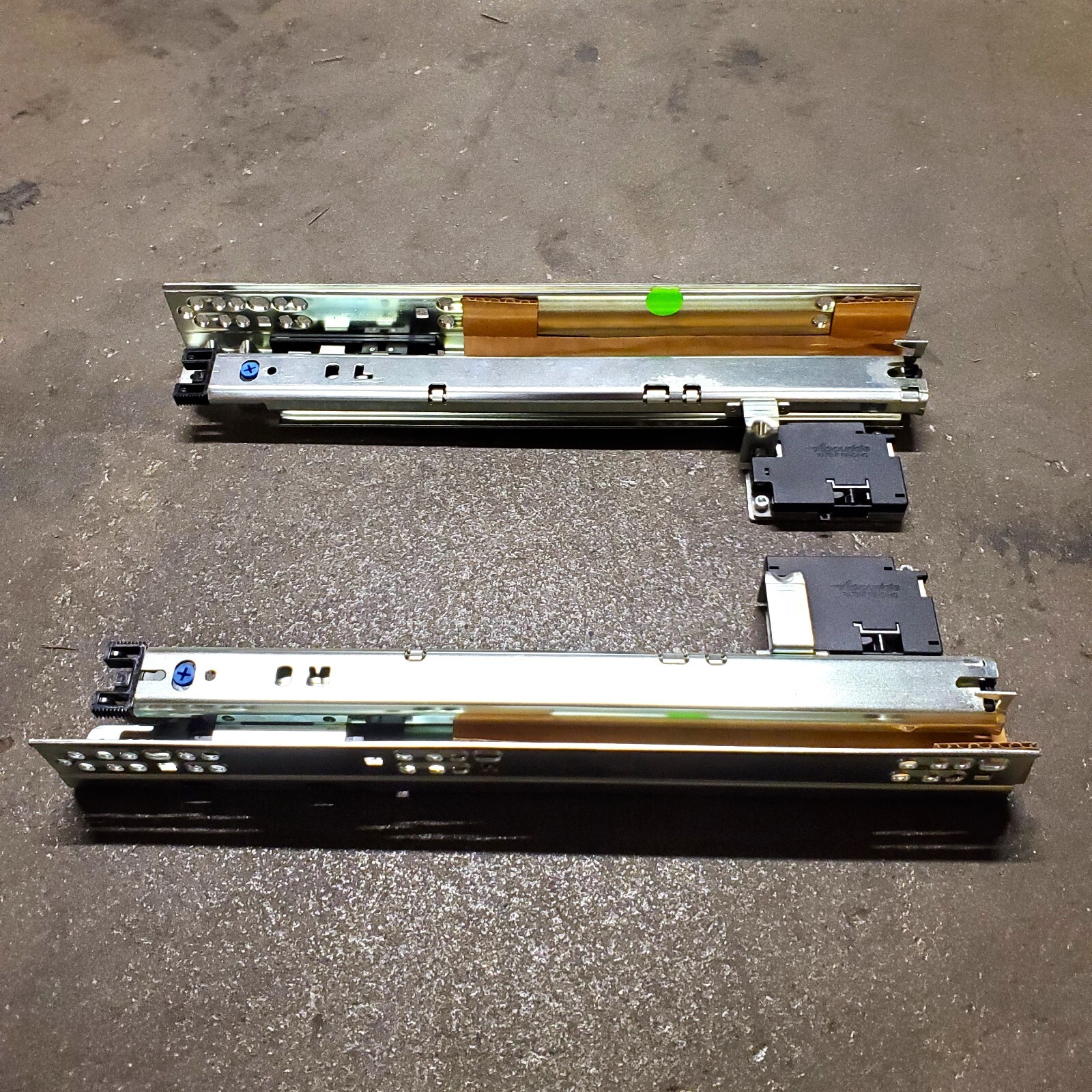 [PAIR] Accuride 15" Senseon Electronic Locking Undermount Drawer Slide Brackets