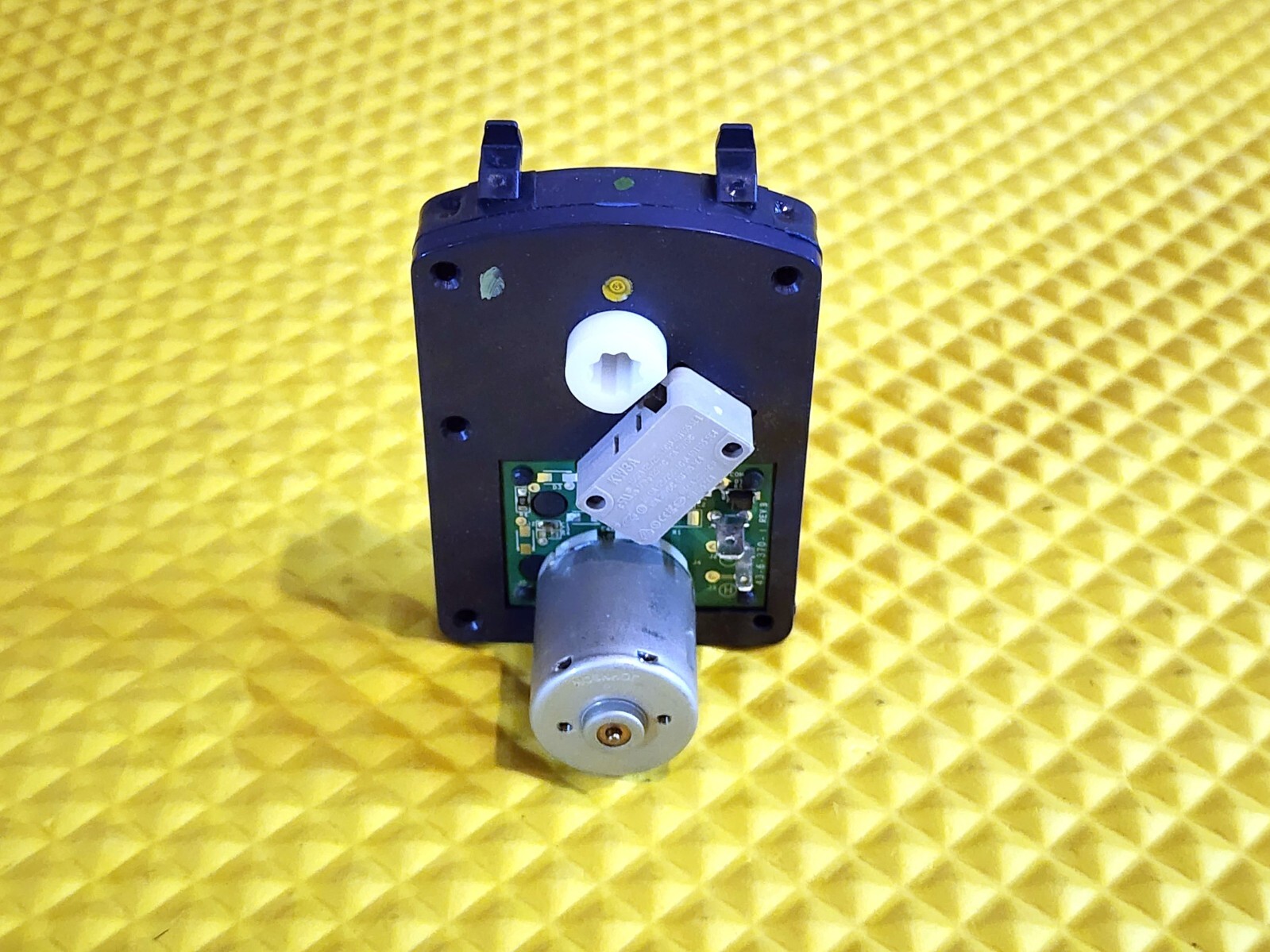 AMS SENSIT 3 SNACK / COMBO MACHINE LEFT VEND MOTOR #23007.04 -Updated Version