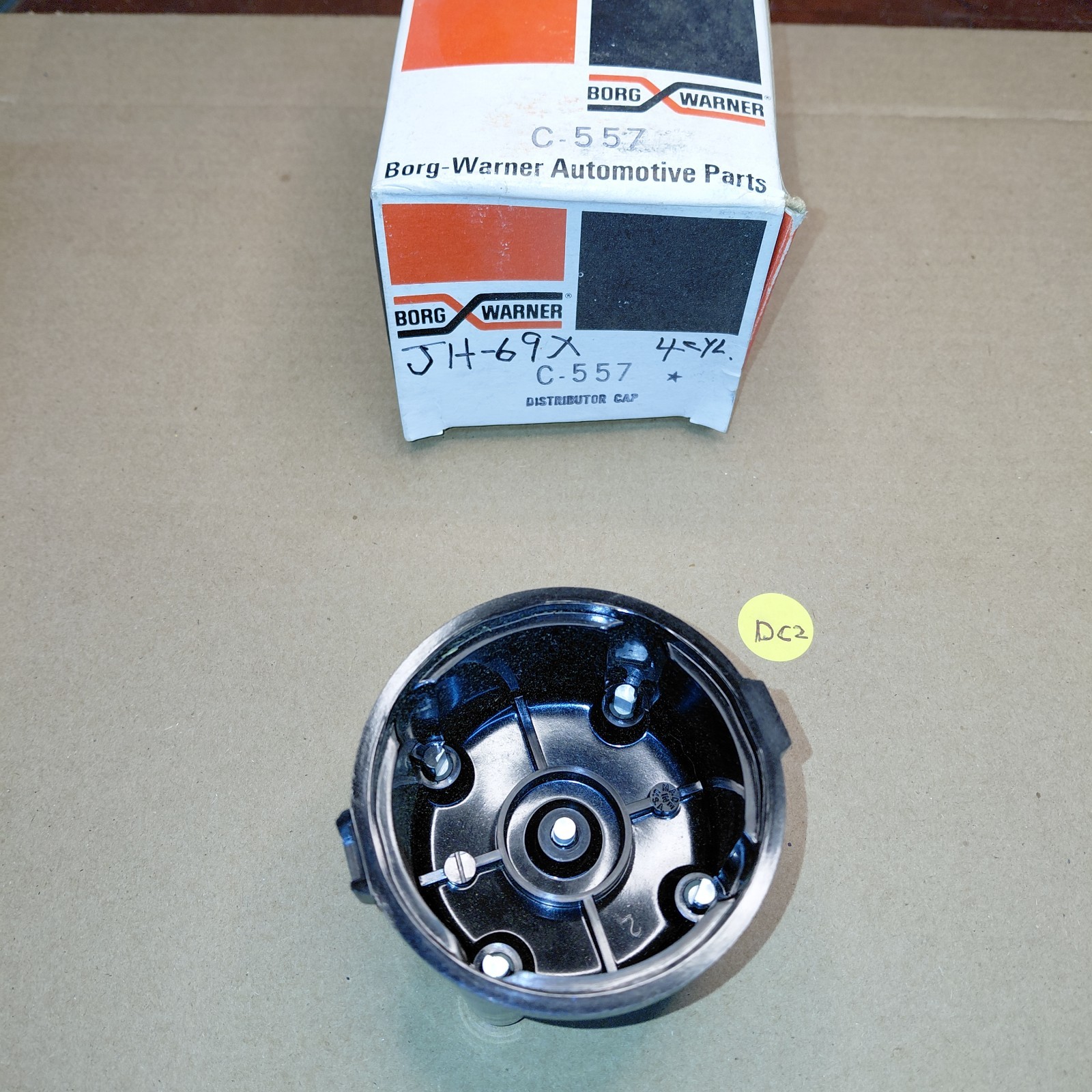 Borg Warner Distributor Cap C-557