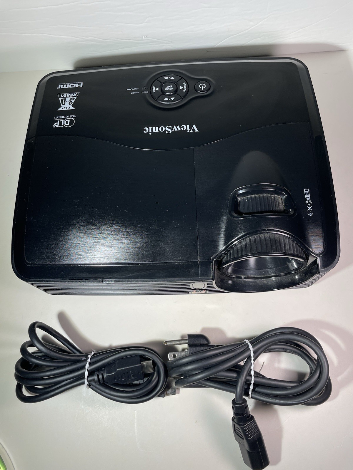 Viewsonic PJD5133 DLP 3D-Ready HDMI / Computer Ready Projector VS14112 NO REMOTE