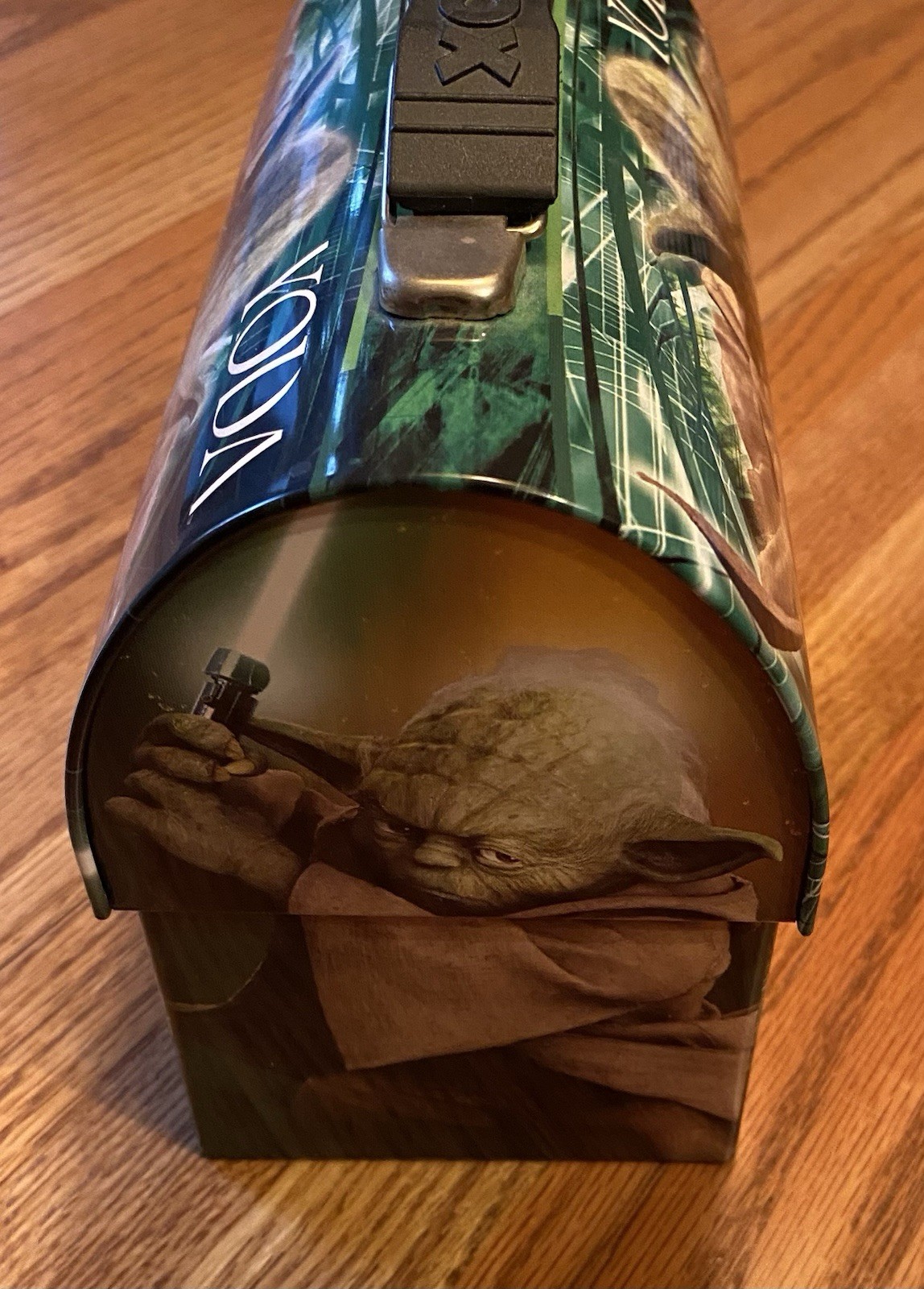 Star Wars Yoda Tin Lunch Box from 2008- Mint Condition