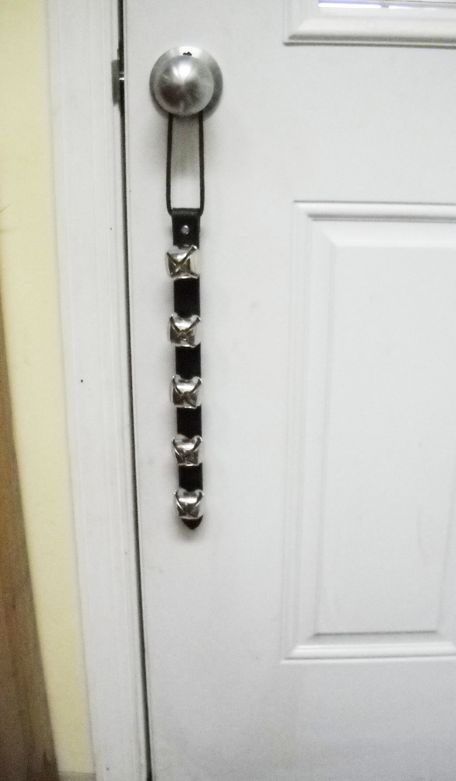 WARNER LEATHER STRAP ARCTIC SLEIGH 5-BELLS SILVER DOOR BELL PUPPY TRAINING