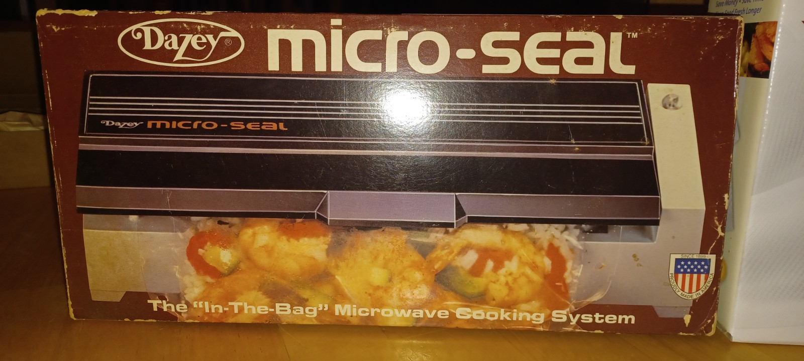 Dazey Micro-Seal Vintage Microwave Cooking System Black White Retro Seal-a-Meal