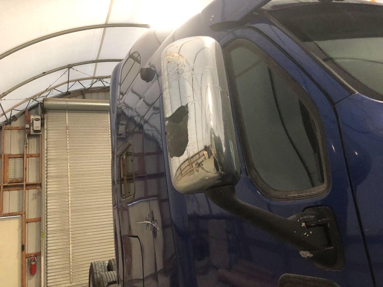 2010-2027 Peterbilt 587 POLY/CHROME Right/Passenger Door Mirror - Used