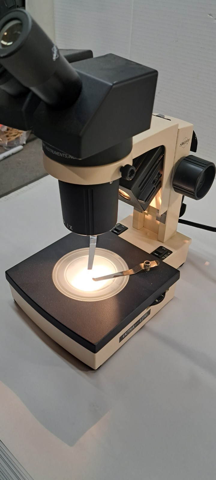 ULTRA LITE SWIFT ILLUMINATION SYSTEM STEREO MICROSCOPE MODEL SM90 (#2)