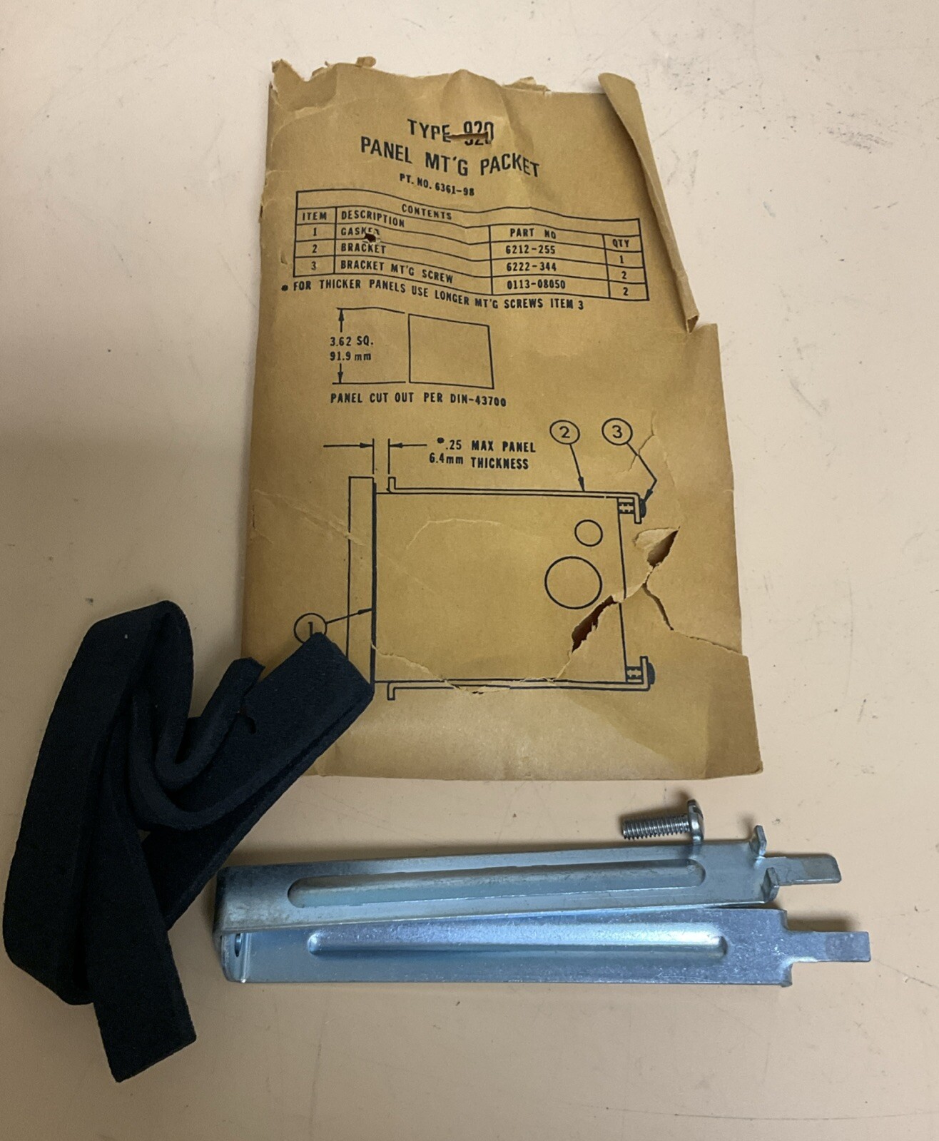 Omega Engineering Type T Temperature Controller E924-T08-A20