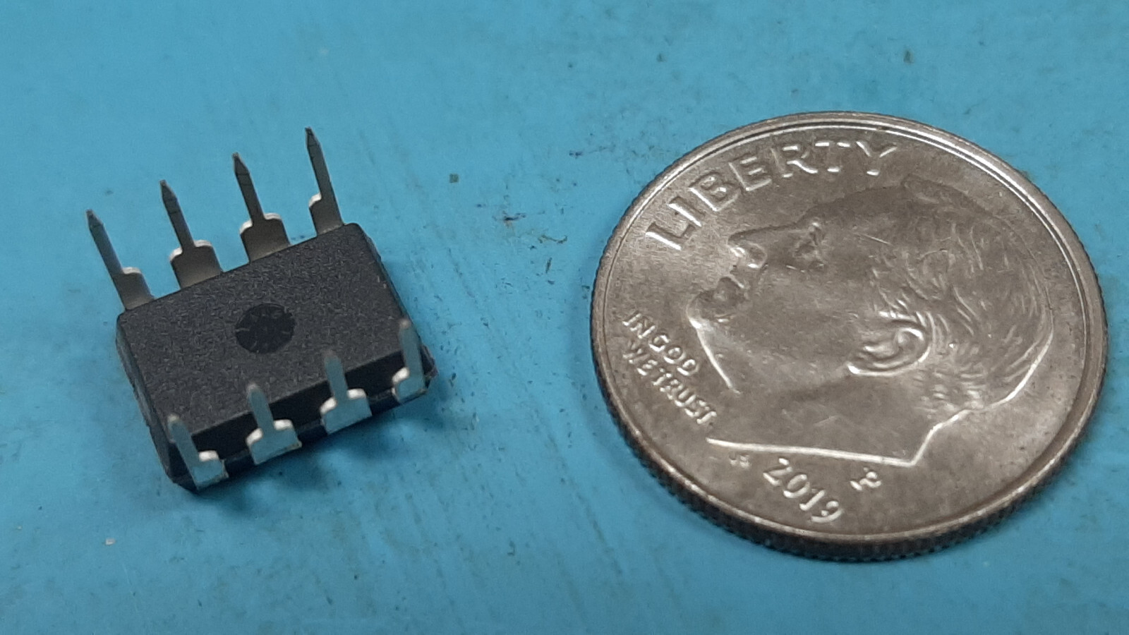 25C160P Serial Eeprom, 16Kbit, 3Mhz, Dip-8 / SMD