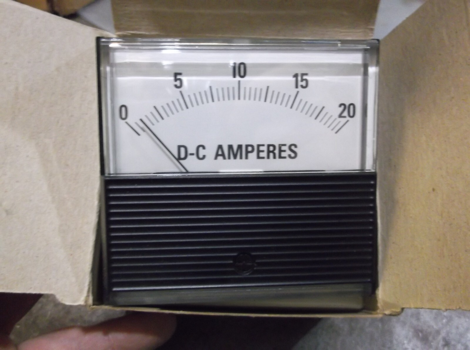 NIB MODUTEC CLE8 PANEL METER 0-20 DC AMPERES (WL55-3)