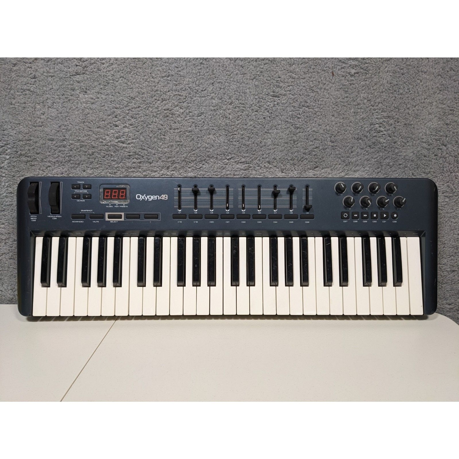 M-Audio Oxygen 49 (3rd Gen) Electronic Midi Keyboard