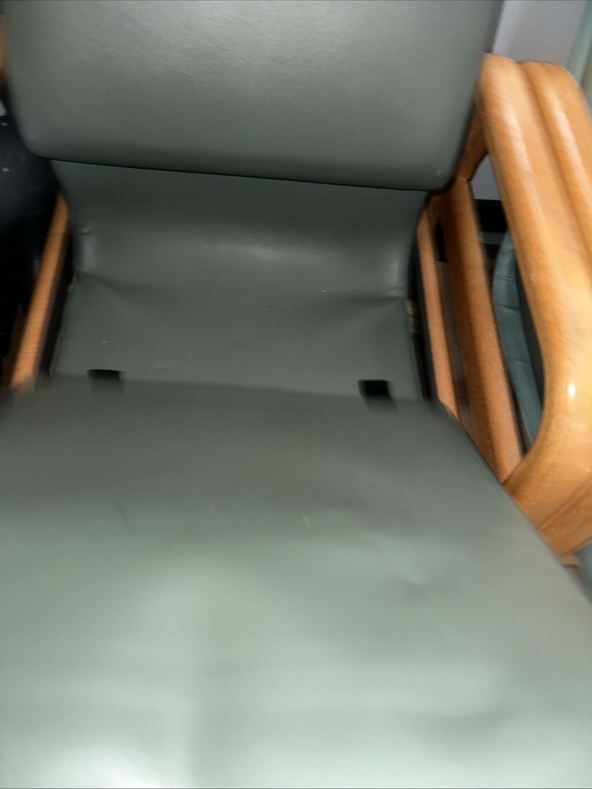 Vintage Hill Rom By Boltaflex Patient Chair With Removable Seat Coushion