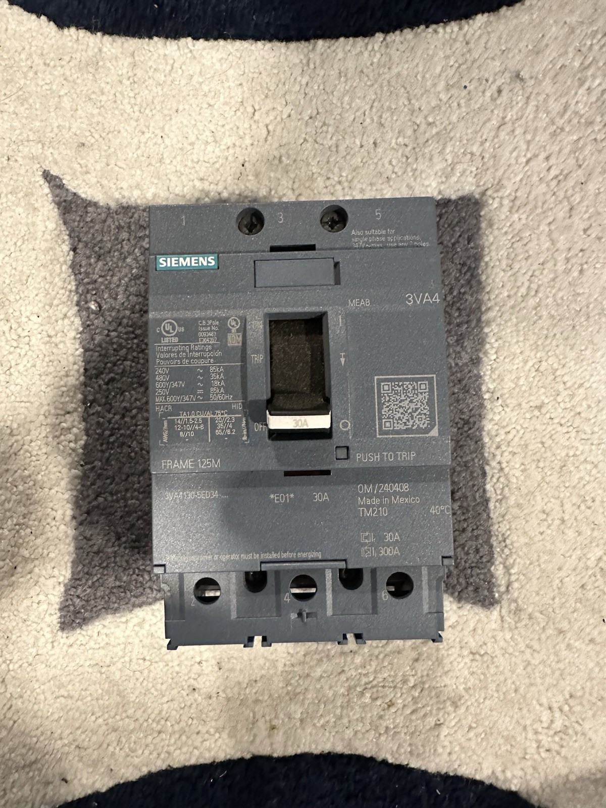 Siemens 3VA4130-5ED34-0AA0 480V 3-Pole Circuit Breaker