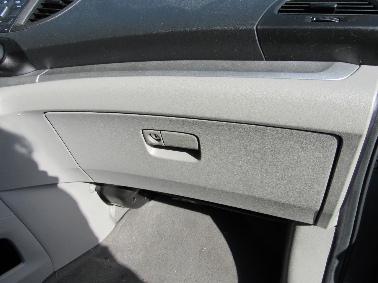 CR-V      2013 Glove Box 1032600