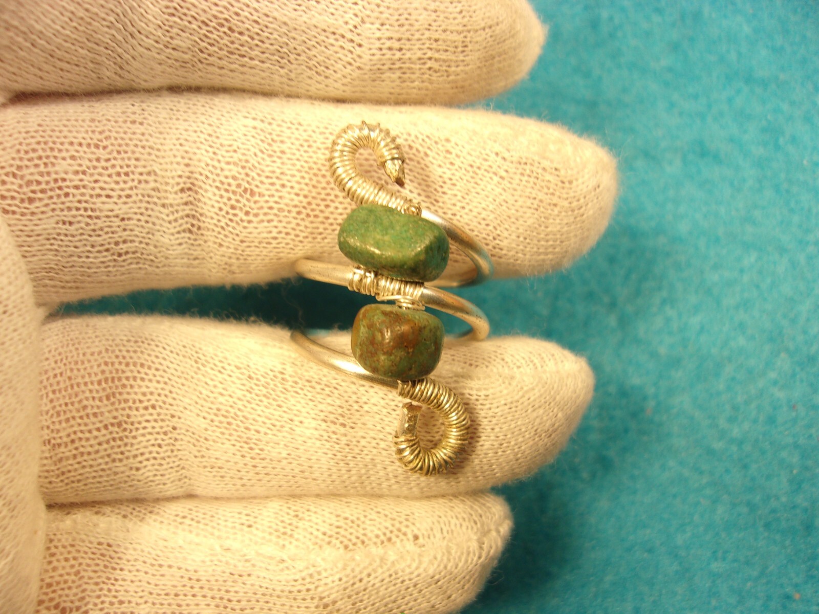 EXCELLENT HANDCRAFTED LADY'S SILVERPLATED DOUBLE HOOP & GREEN TURQUOISE RING