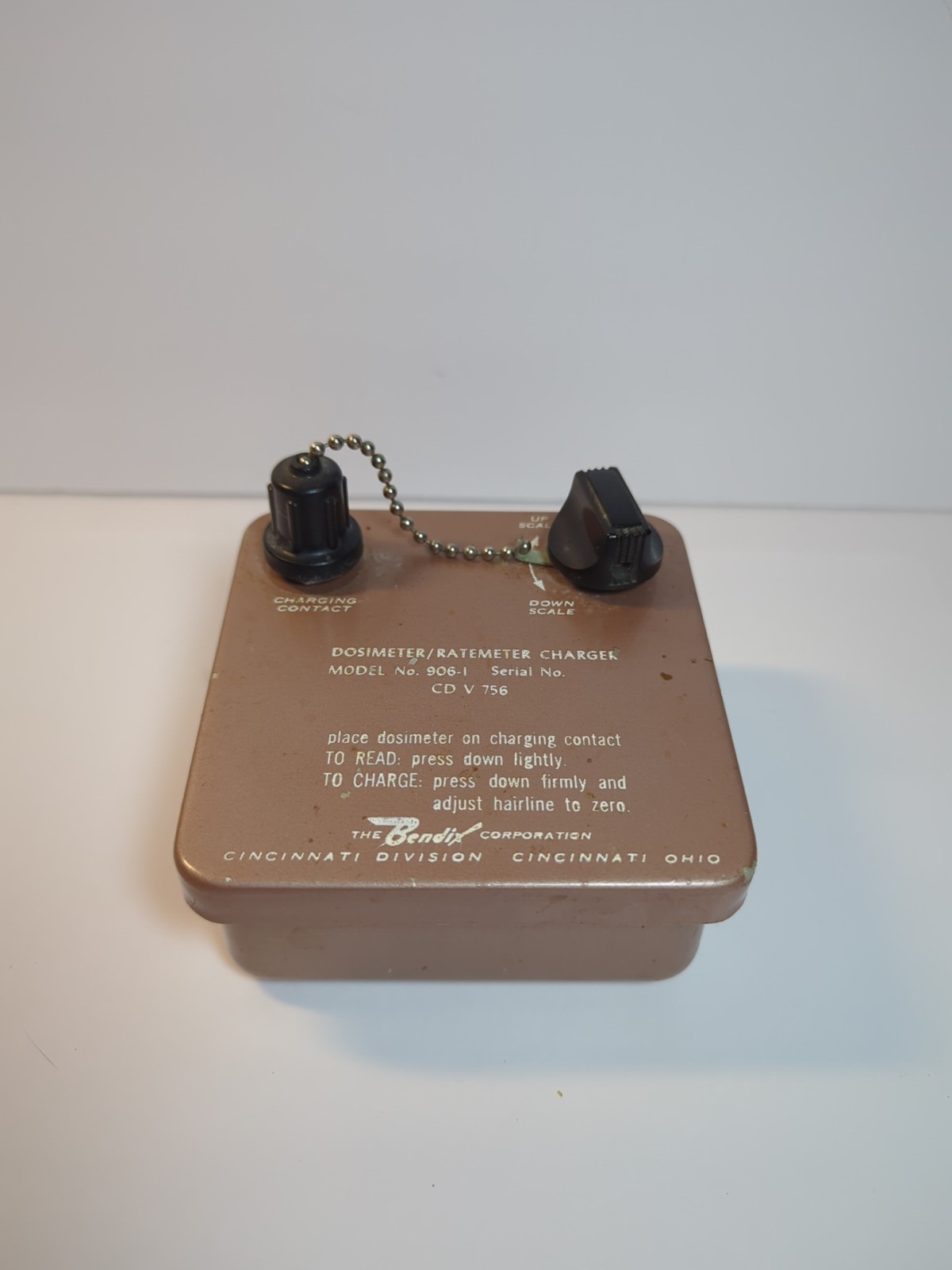 Bendix CDV756 Personal Dosimeter/Ratemeter Charger Model 906-1