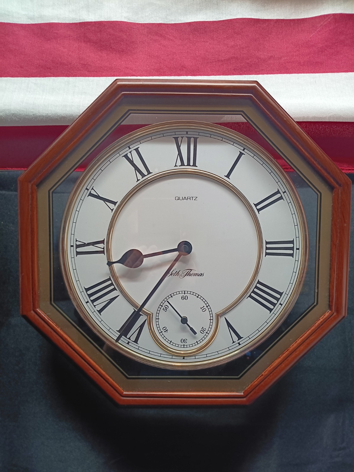 Seth Thomas Octagonal Quartz Wall Clock Brown Plastic Frame battery-operated