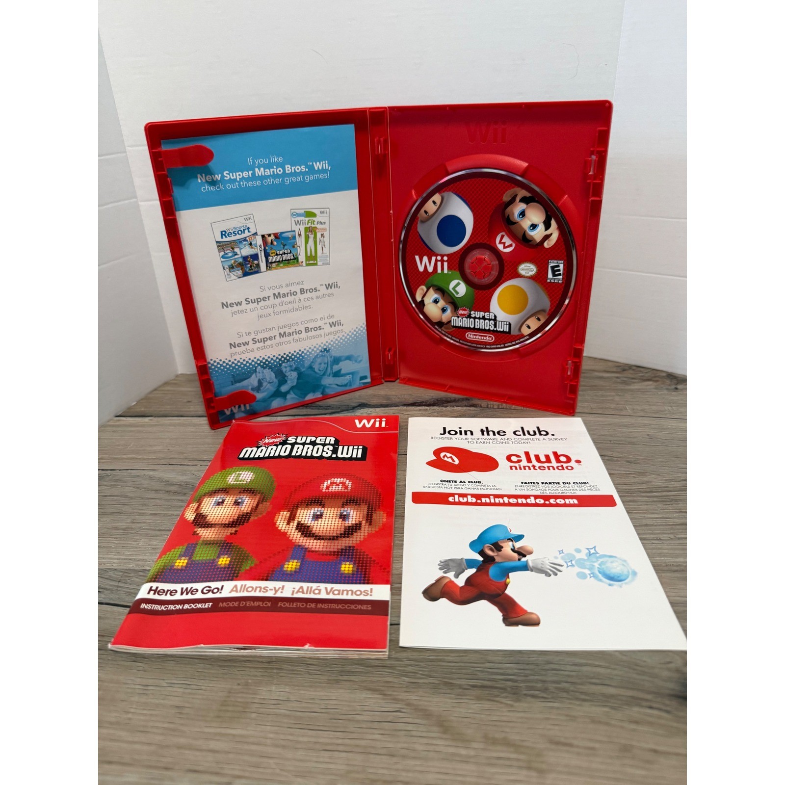 New Super Mario Bros Wii (Nintendo Wii) Complete CIB - TESTED