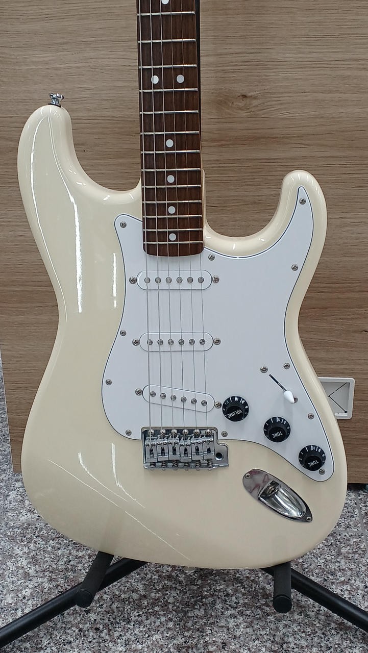FENDER JAPAN ST72 73068