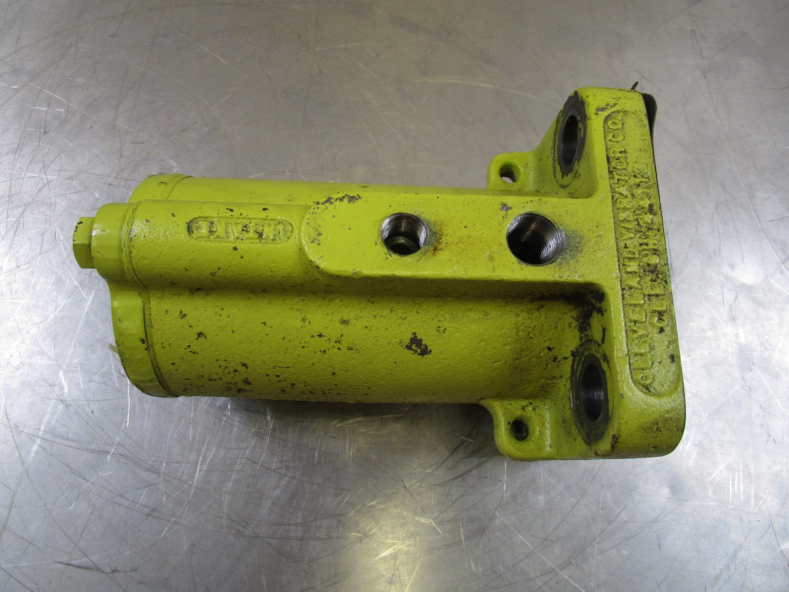 Cleveland Vibrator Company 44113 Pneumatic Piston