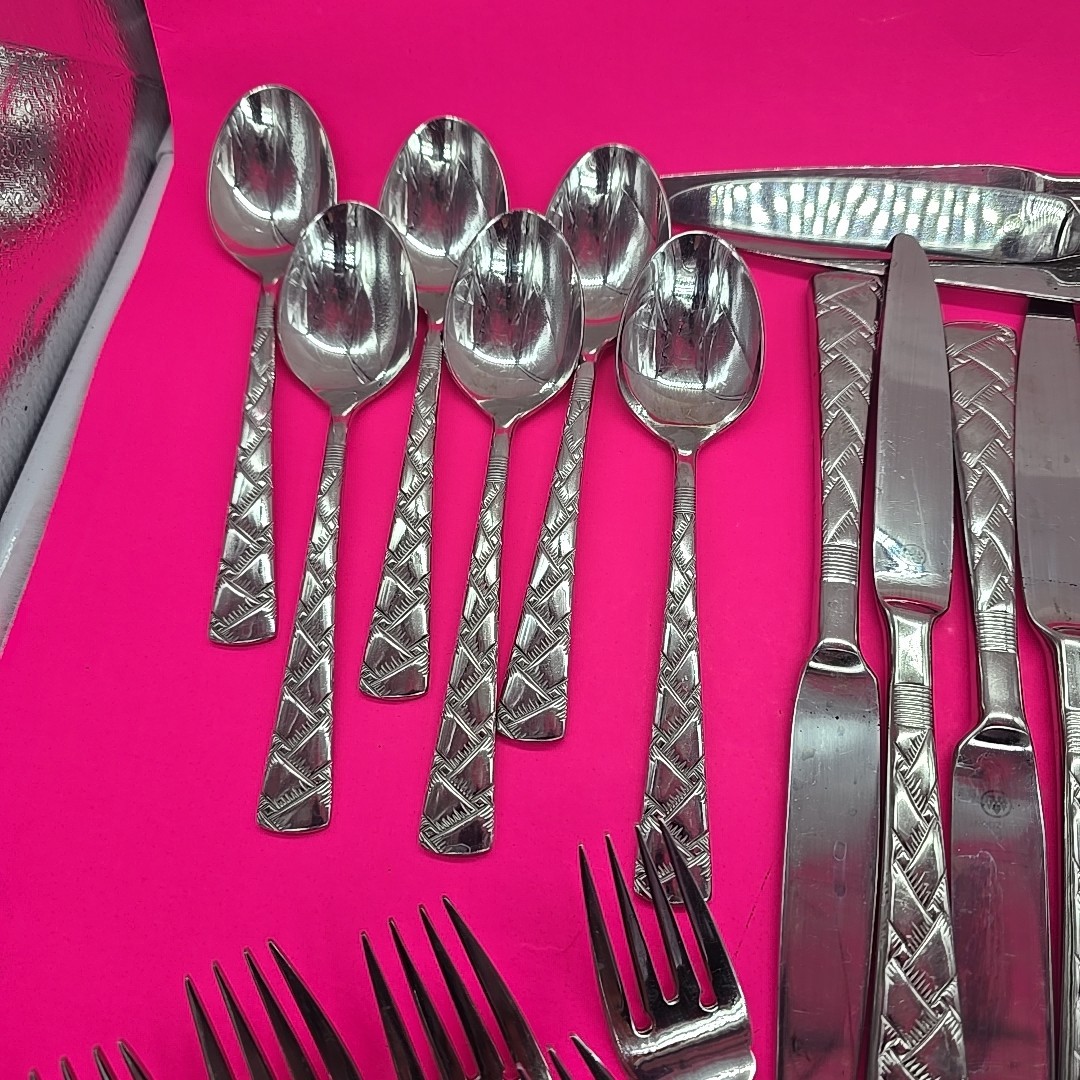 Pfaltzgraff Flatware Cranbrook READ!