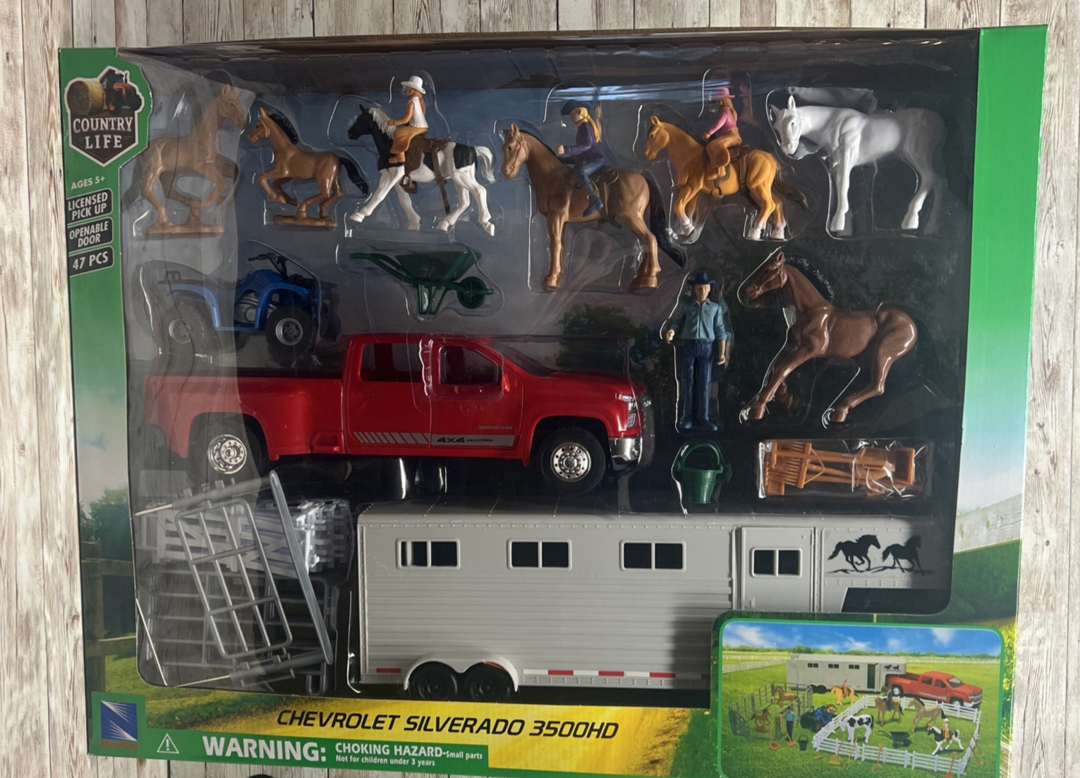 Country Life Truck Trailer Farm Ranch set Chevrolet Silverado 3500 New Ray 47pcs