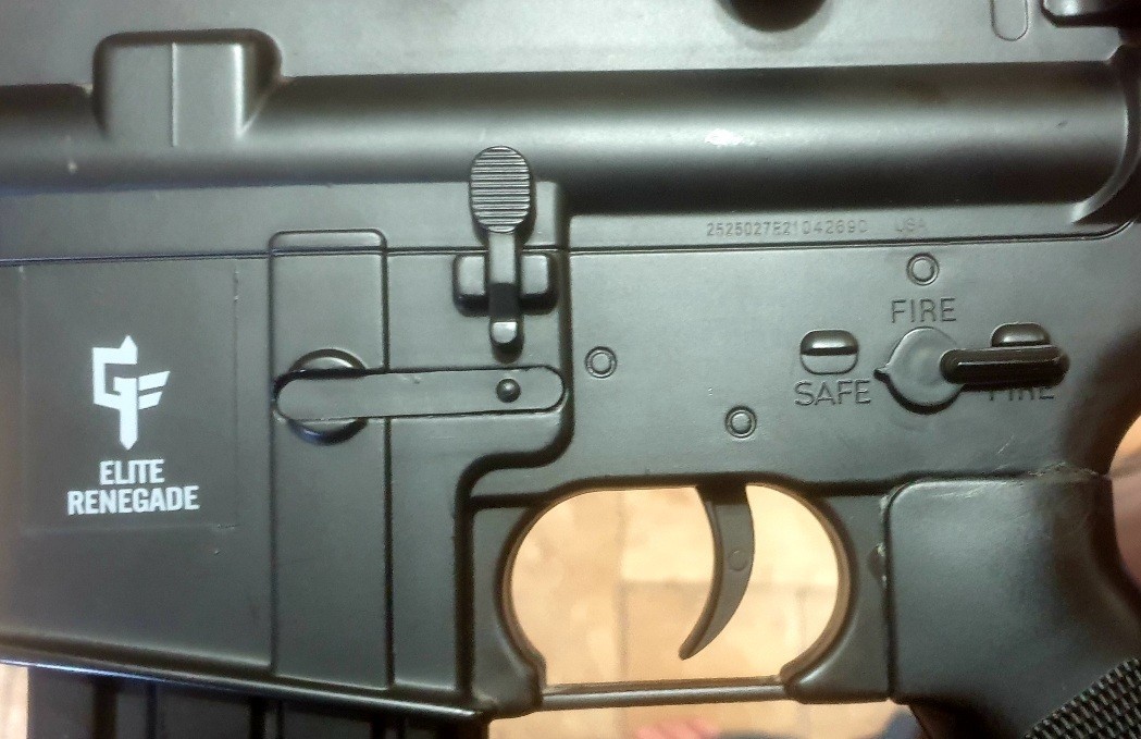 airsoft gun combo. Umarex Glock Co2 semi-auto pistol and a Elite Reneg AR rifle